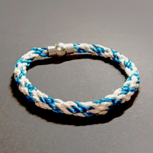 bransoletka sznurkowa biała niebieska sznurek bawełniany sznurek jubilerski bransoletka zapięcie magnetyczne