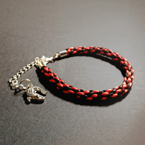 bransoletka czerwona czarna - bransoletka z zawieszką krokodylek - bransoletka pleciona sznurkowa - sznurek jubilerski bransoletka damska lub bransoletka męska
