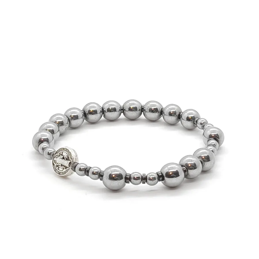 Bransoletka różaniec z krzyżem św. Benedykta - hematyt