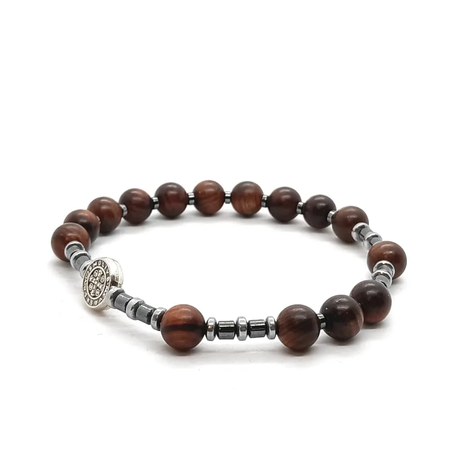 Różaniec bransoletka (10tka), Krzyż św. Benedykta, Drewno Sandałowe brązowe 18cm D203