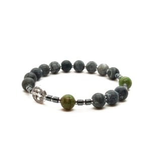 Bransoletka różaniec (10tka) Krzyż św. Benedykta, Jaspis szary i morski 16,5cm KAM1231